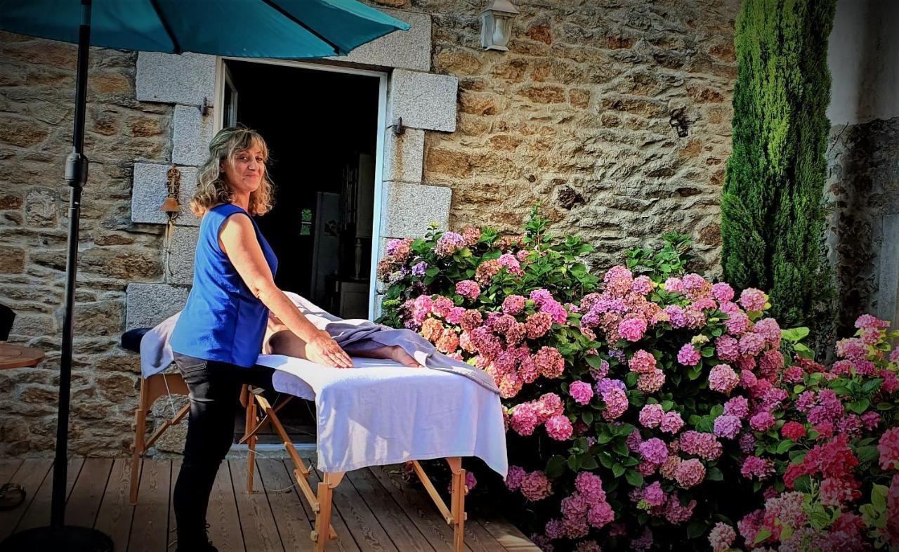 La Vallee Du Launay Taden Bagian luar foto